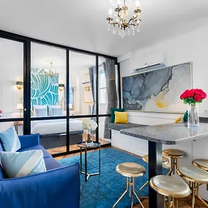 https://luxury-2-bedroom-with-ac-louvre-champs-elysees.fr-paris.fr
